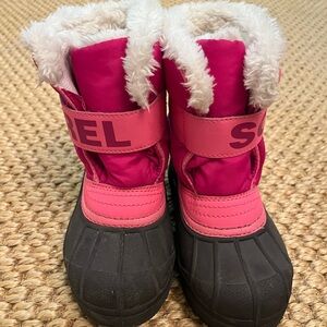 Sorel girls snow/ski boots size 11.